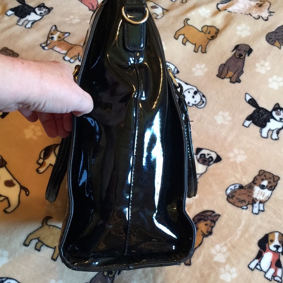 Amazing, unique vintage patent handbag/tote ๐ from the 1980โs! - Picture 9 of 16
